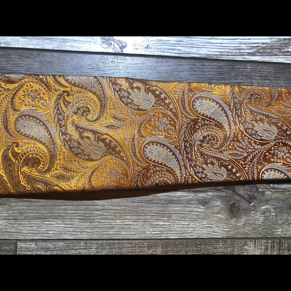 Tie - Picture 5 of 5